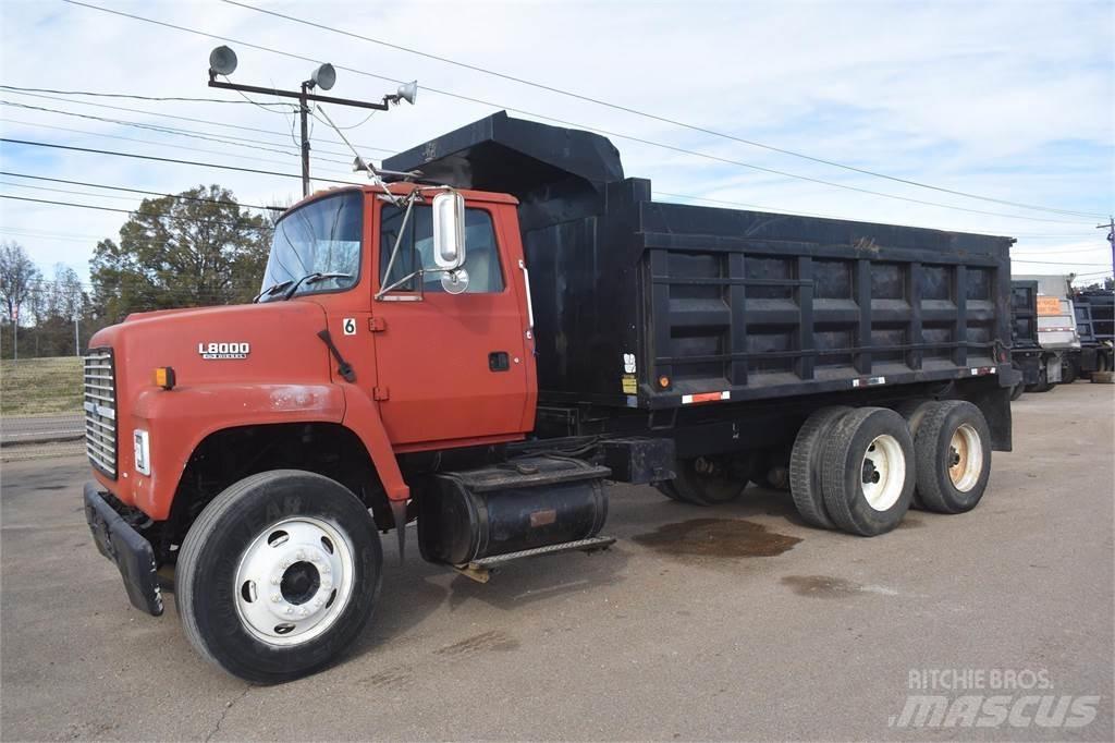 Ford L8000 Sklápěče
