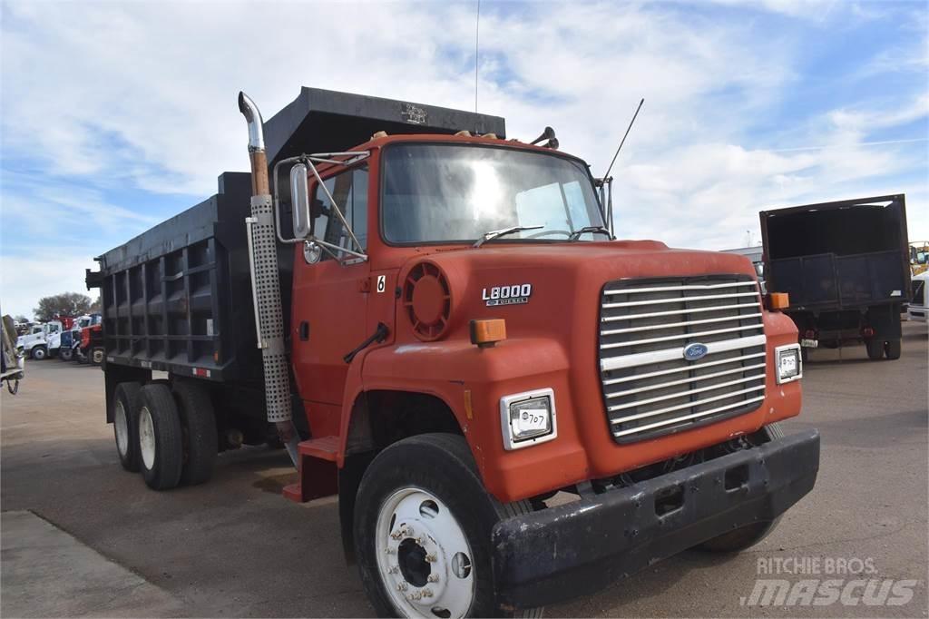 Ford L8000 Sklápěče