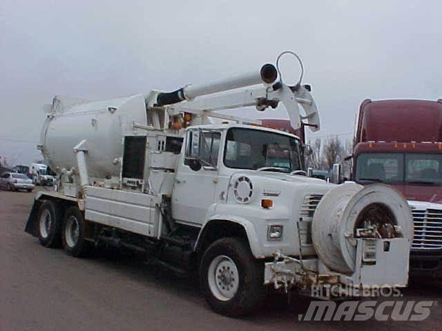 Ford L8000 Cisternové vozy