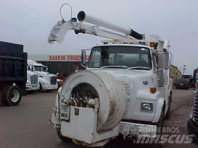 Ford L8000 Cisternové vozy