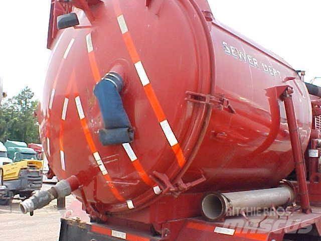Ford L8000 Cisternové vozy