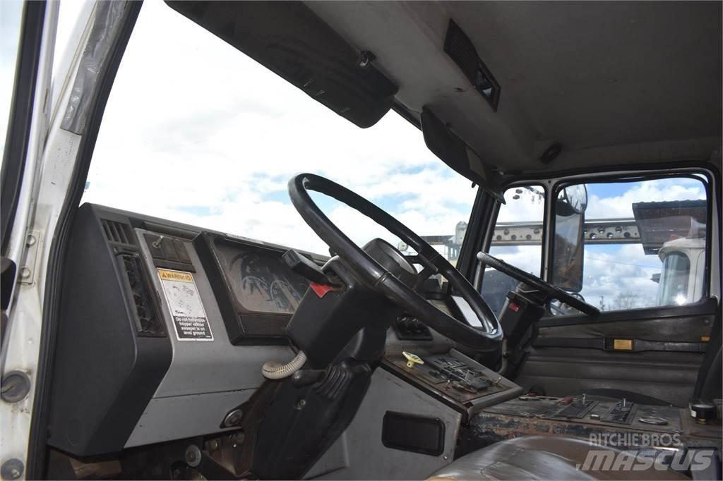 Freightliner FL70 Zametací vozy