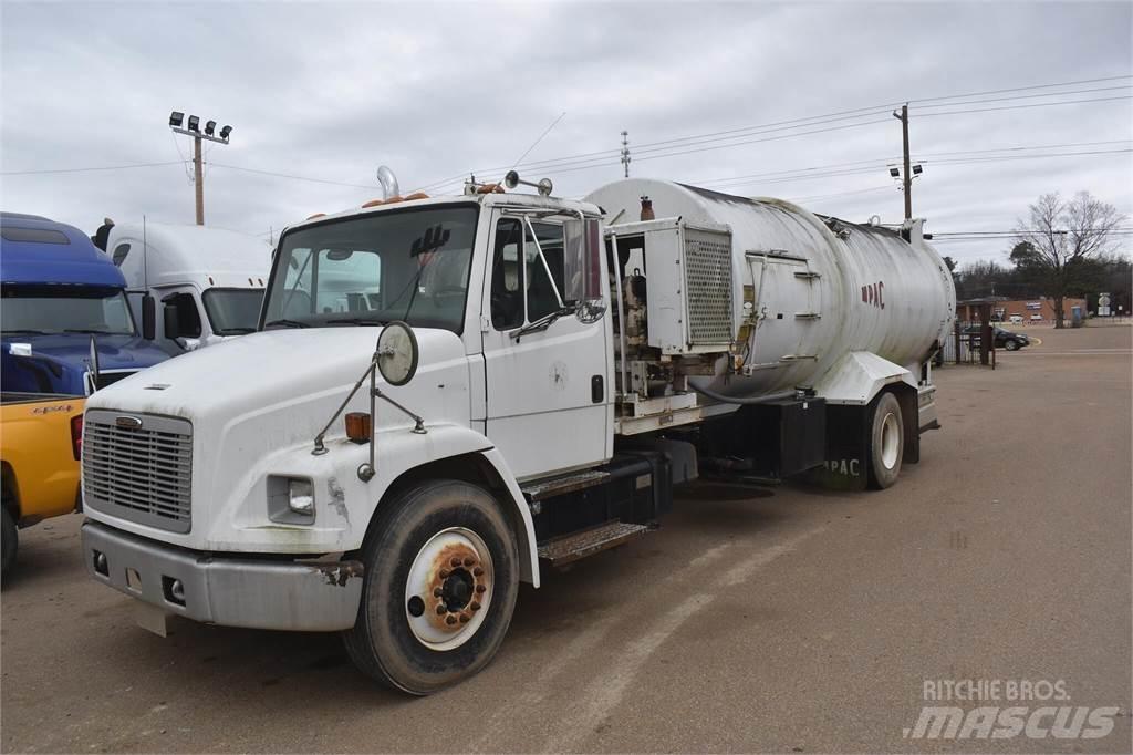 Freightliner FL70 Cisternové vozy