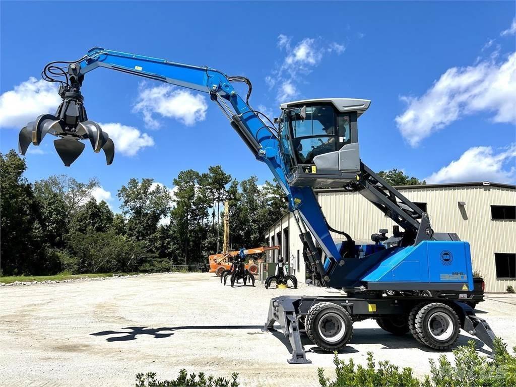 Fuchs MHL320F Stroje pro manipulaci s odpadem