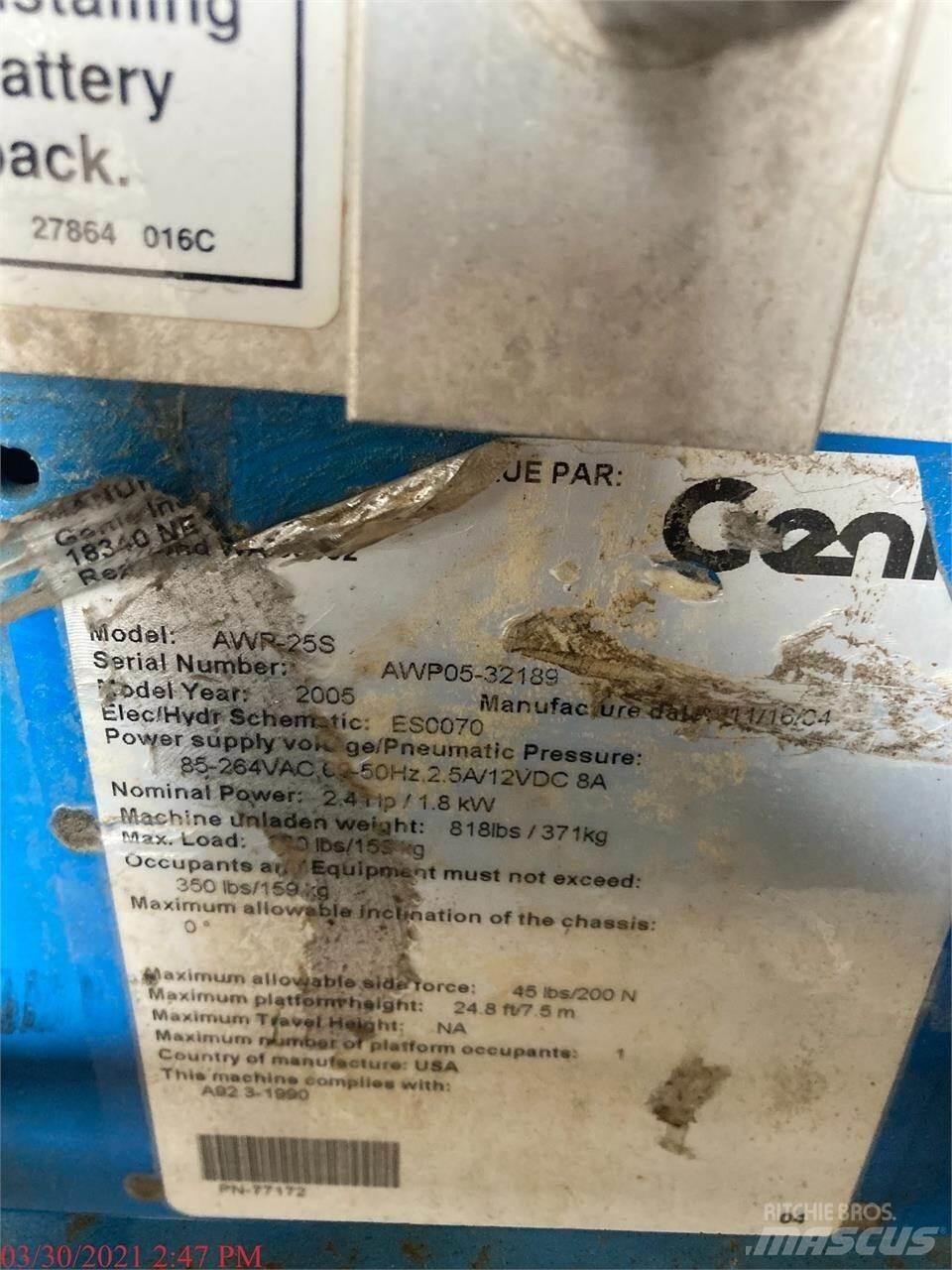 Genie AWP25S Vertikální sloupové výtahy