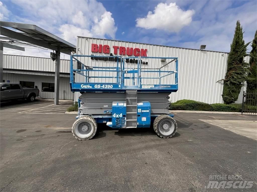 Genie GS4390RT Nůžková zvedací plošina