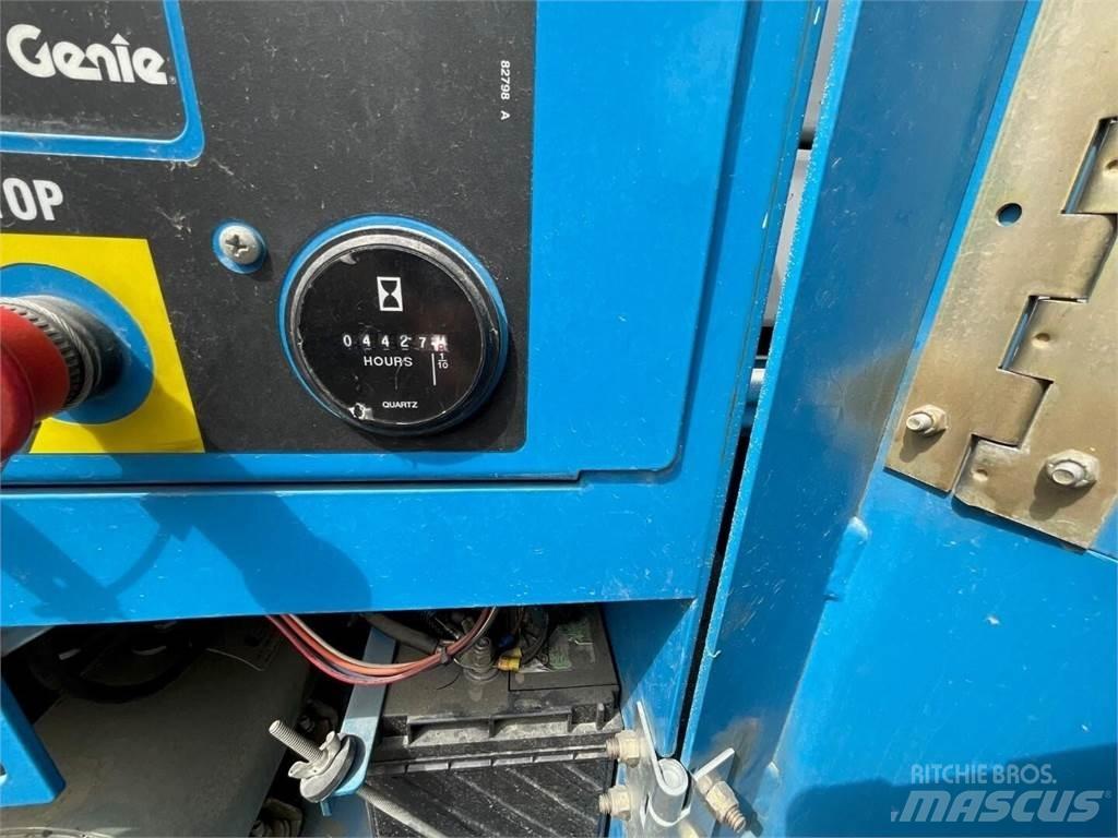 Genie GS4390RT Nůžková zvedací plošina