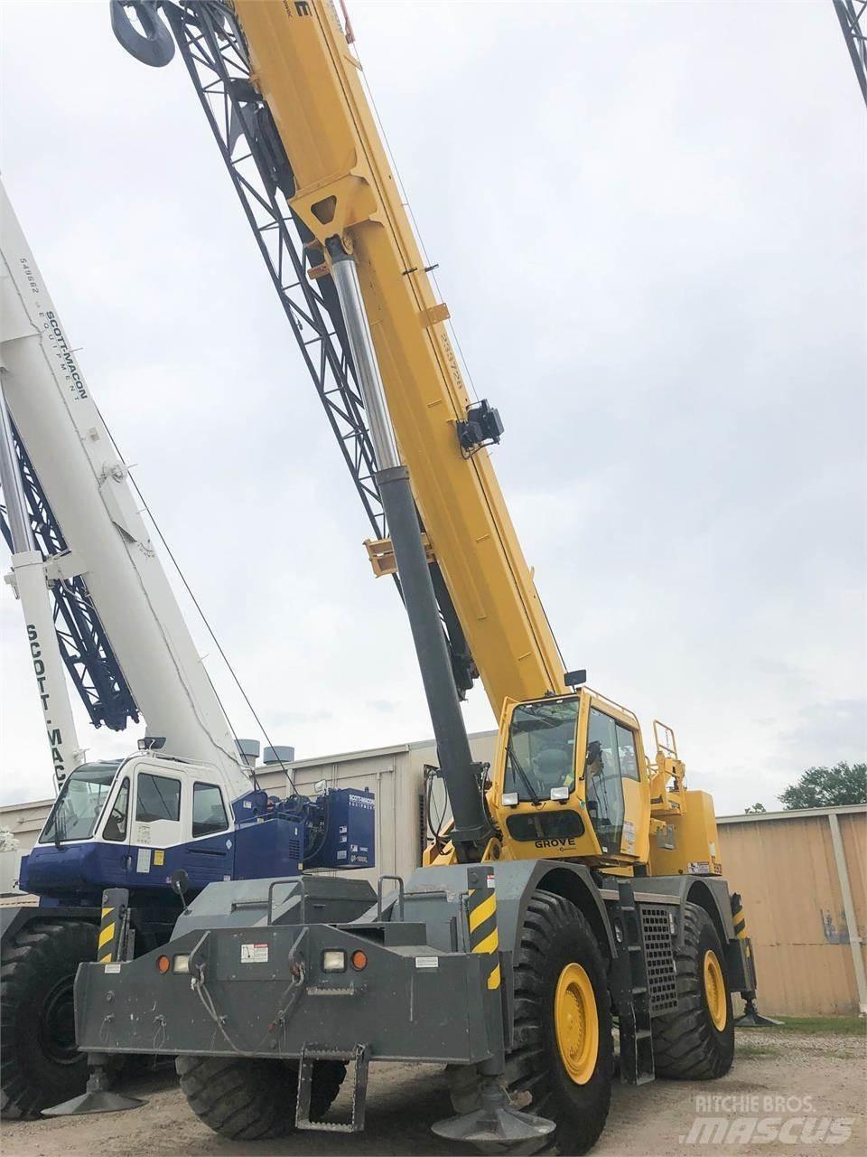 Grove RT890E Jeřáby pro těžký terén