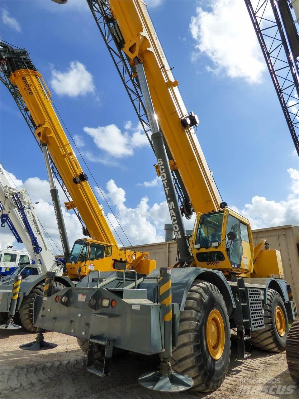 Grove RT890E Jeřáby pro těžký terén