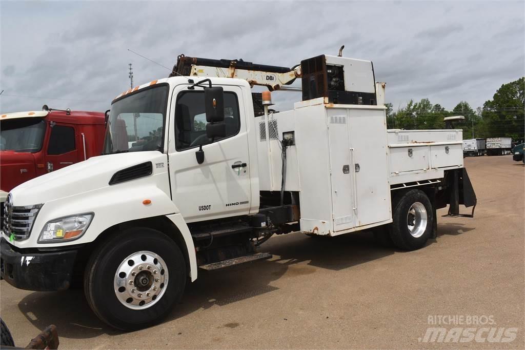 Hino 338 Komunální / Multi-užitková vozidla