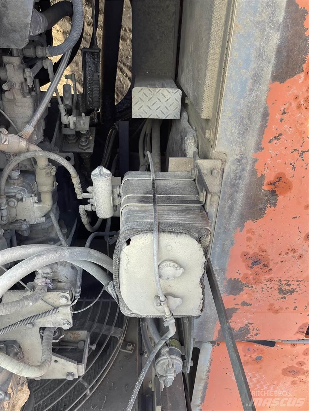 Hitachi EX700 Pásová rýpadla
