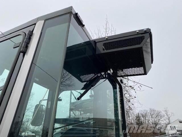 Hitachi ZW50 Kolové nakladače