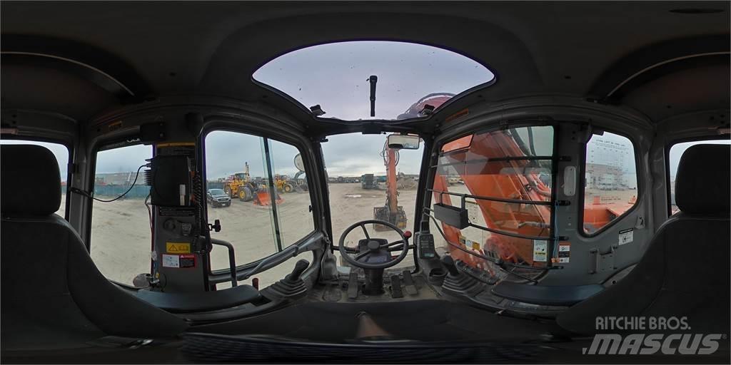 Hitachi ZX210W Kolová rýpadla