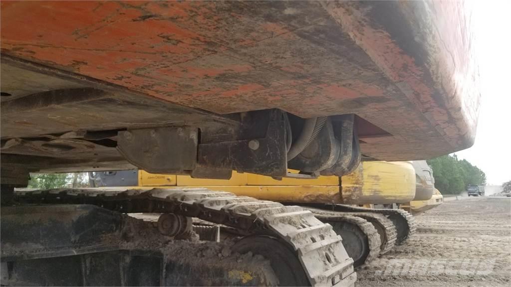 Hitachi ZX670 LC-5B Pásová rýpadla