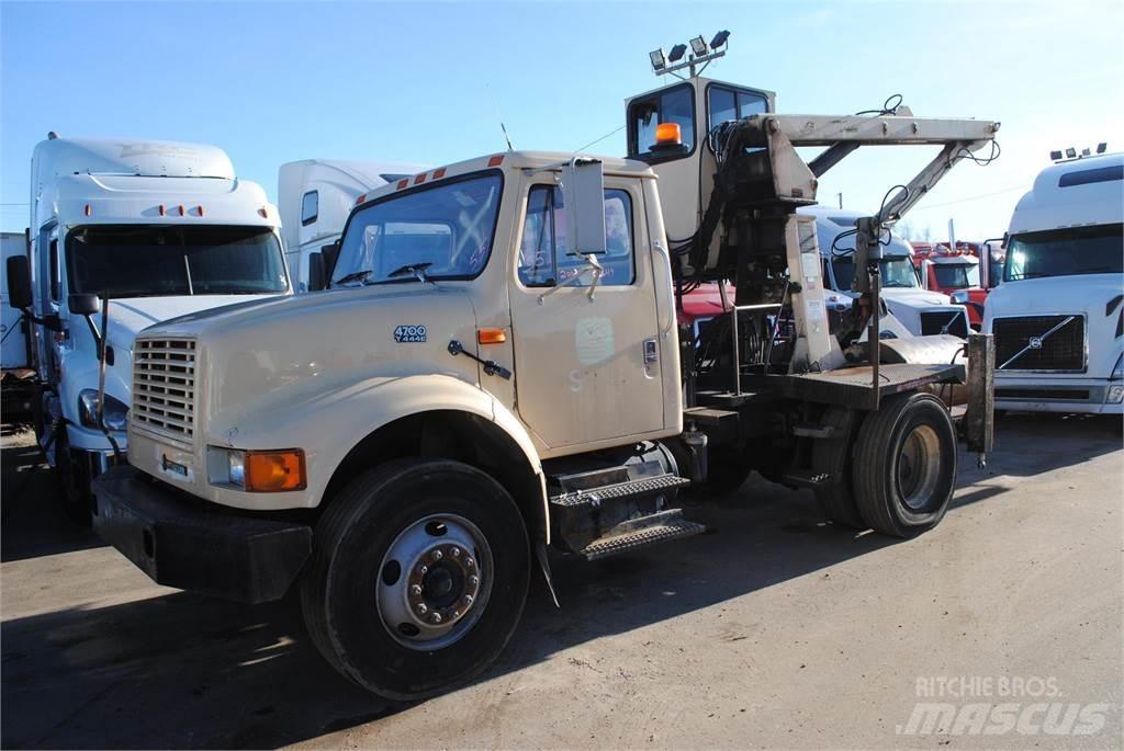 International 4700 Autojeřáby, hydraulické ruky