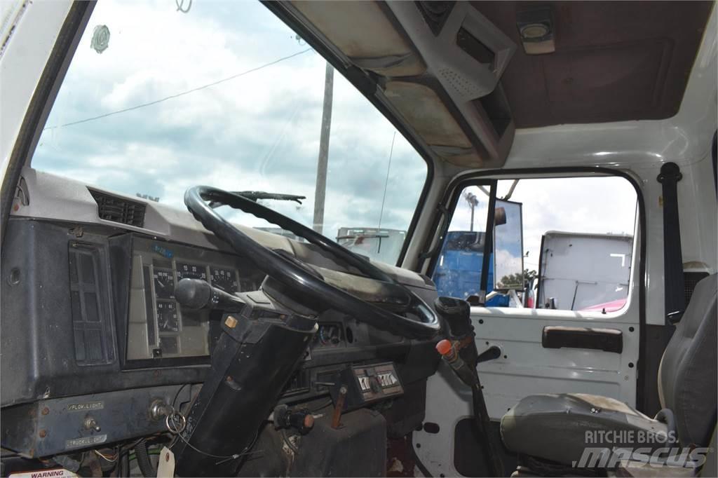 International 4700 Sklápěče