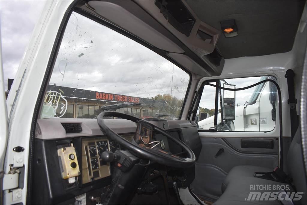 International 4700 Sklápěče
