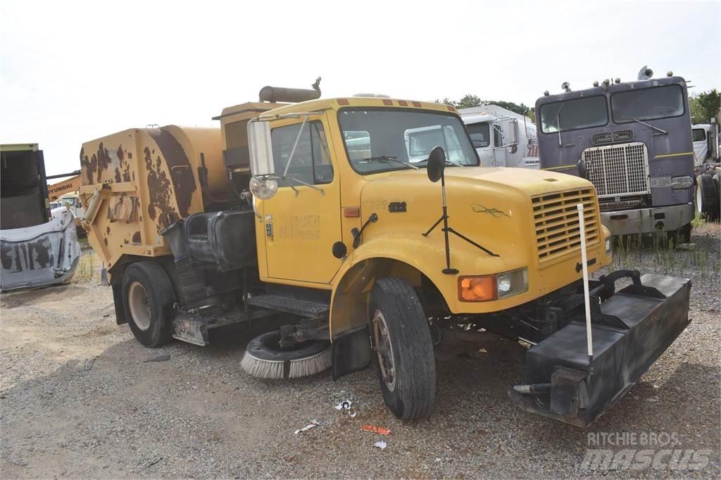 International 4700 Zametací vozy