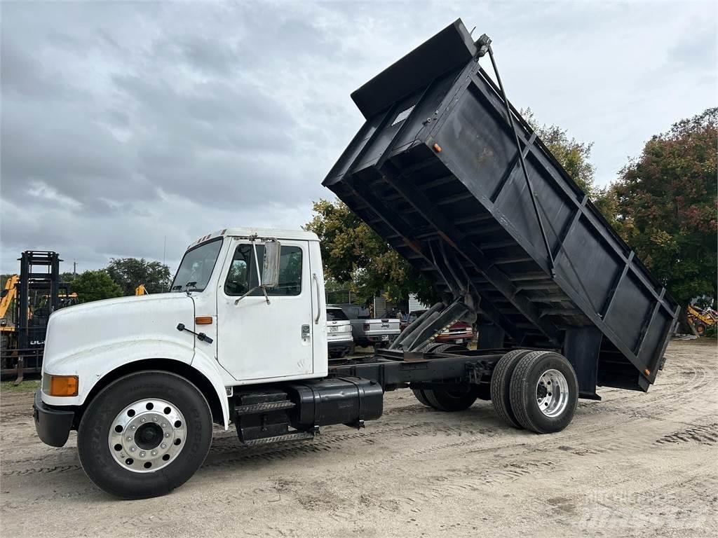 International 4700 Sklápěče