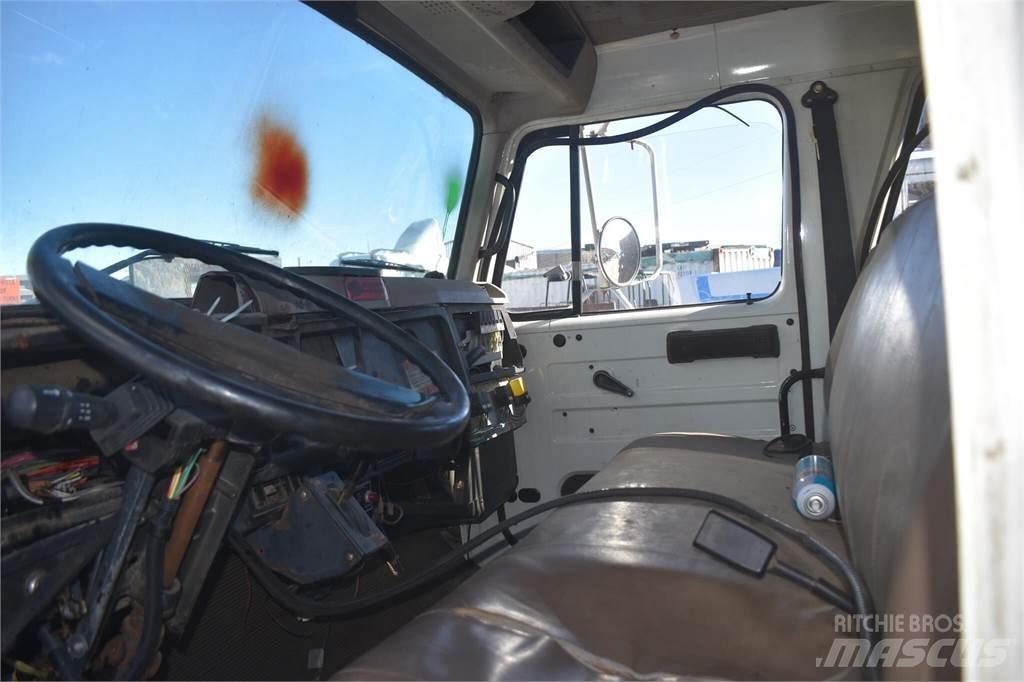 International 4700 Sklápěče