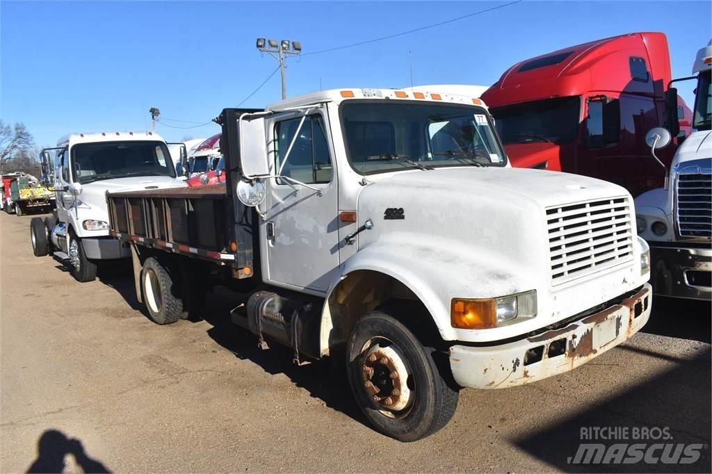 International 4700 Sklápěče