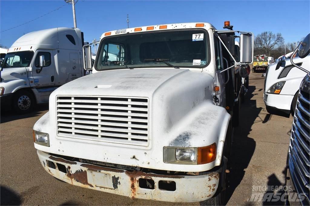 International 4700 Sklápěče