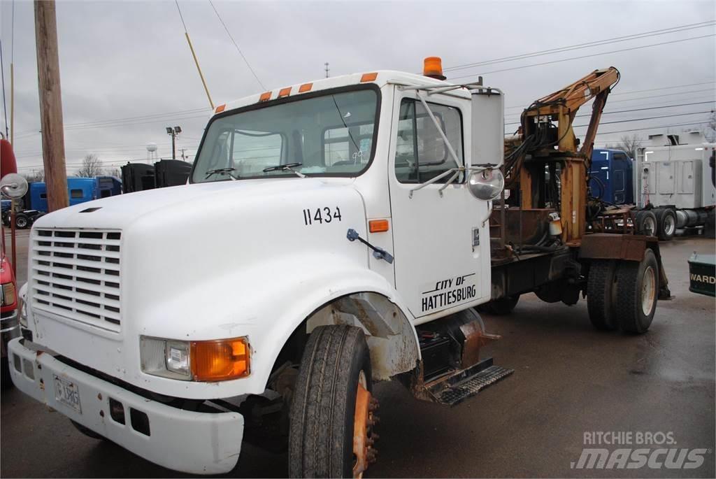 International 4700 Autojeřáby, hydraulické ruky