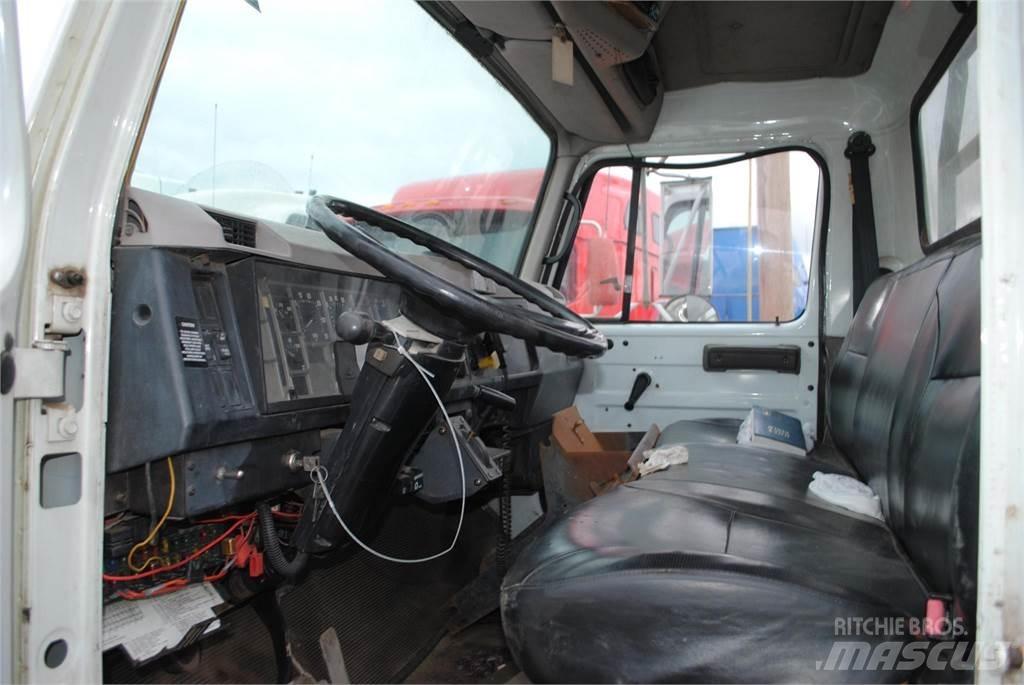 International 4700 Autojeřáby, hydraulické ruky