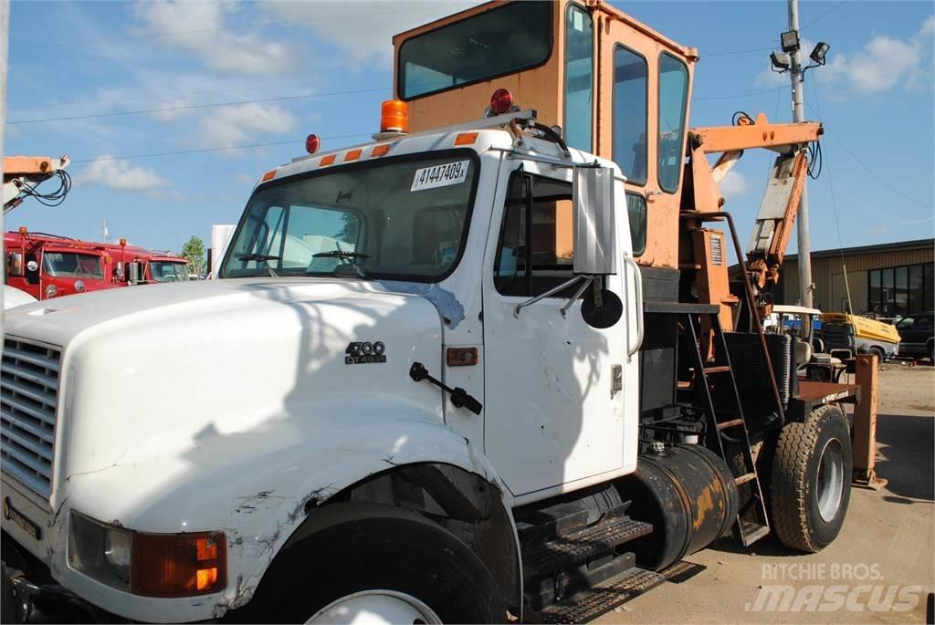 International 4700 Autojeřáby, hydraulické ruky