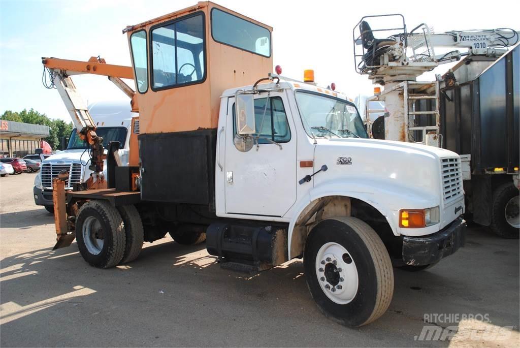 International 4700 Autojeřáby, hydraulické ruky
