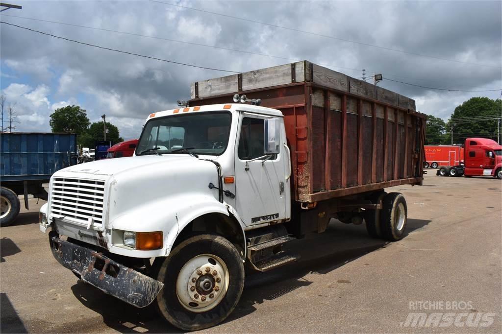International 4900 Sklápěče