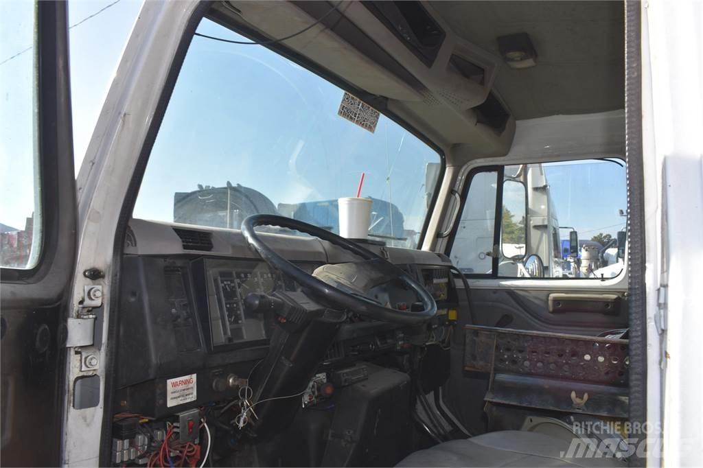International 4900 Autojeřáby, hydraulické ruky