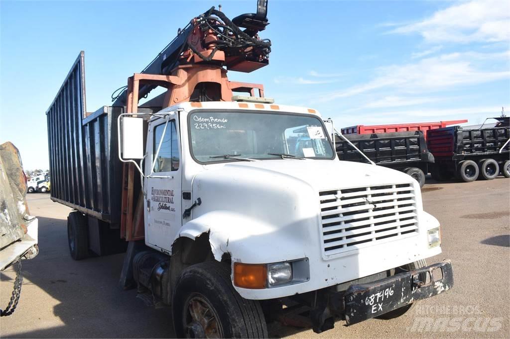 International 4900 Autojeřáby, hydraulické ruky