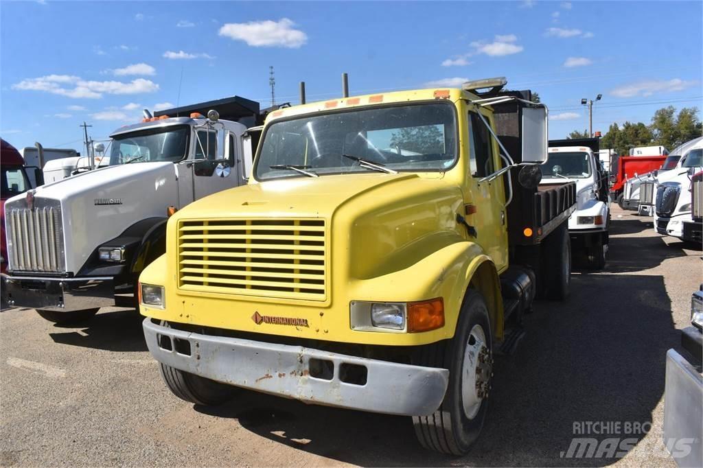 International 4900 Sklápěče