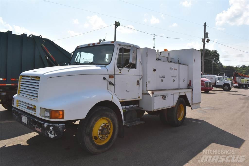 International 8200 Cisternové vozy