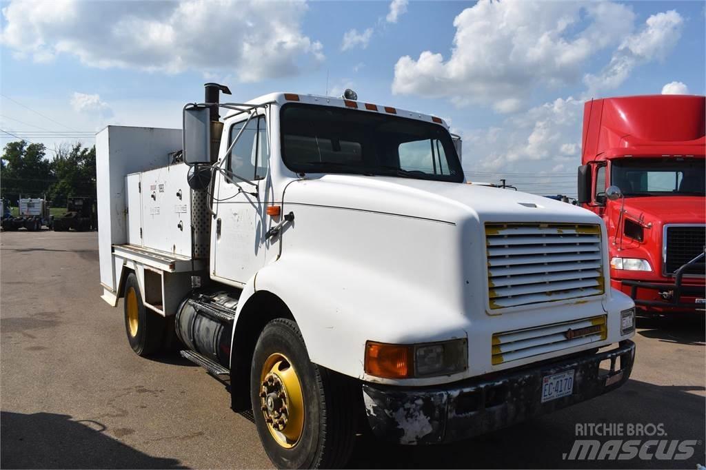 International 8200 Cisternové vozy
