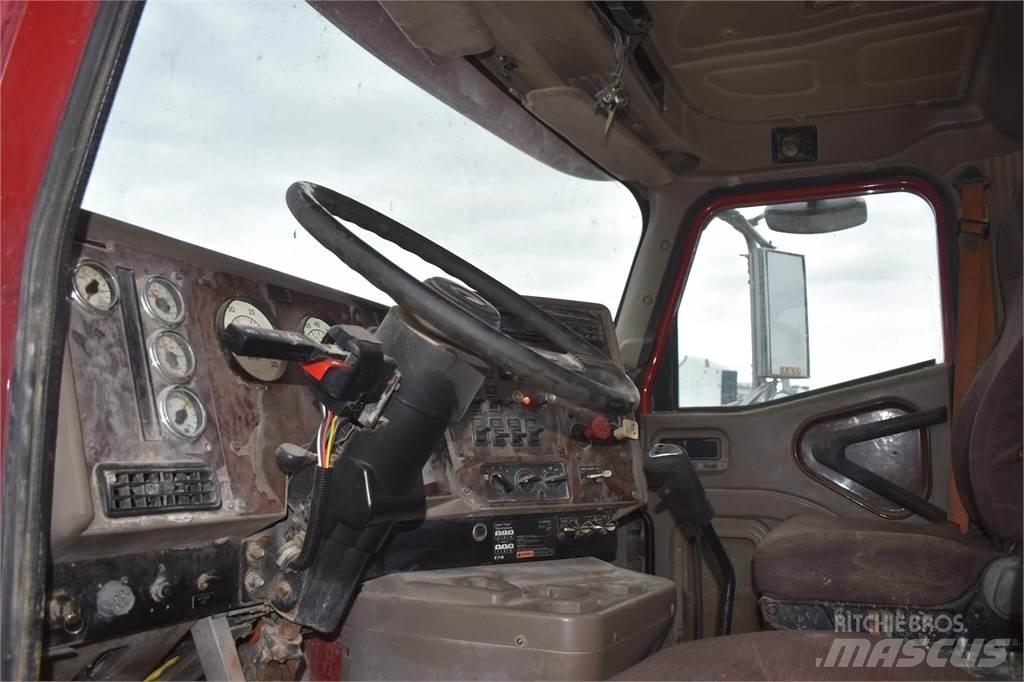 International 9200 Cisternové vozy