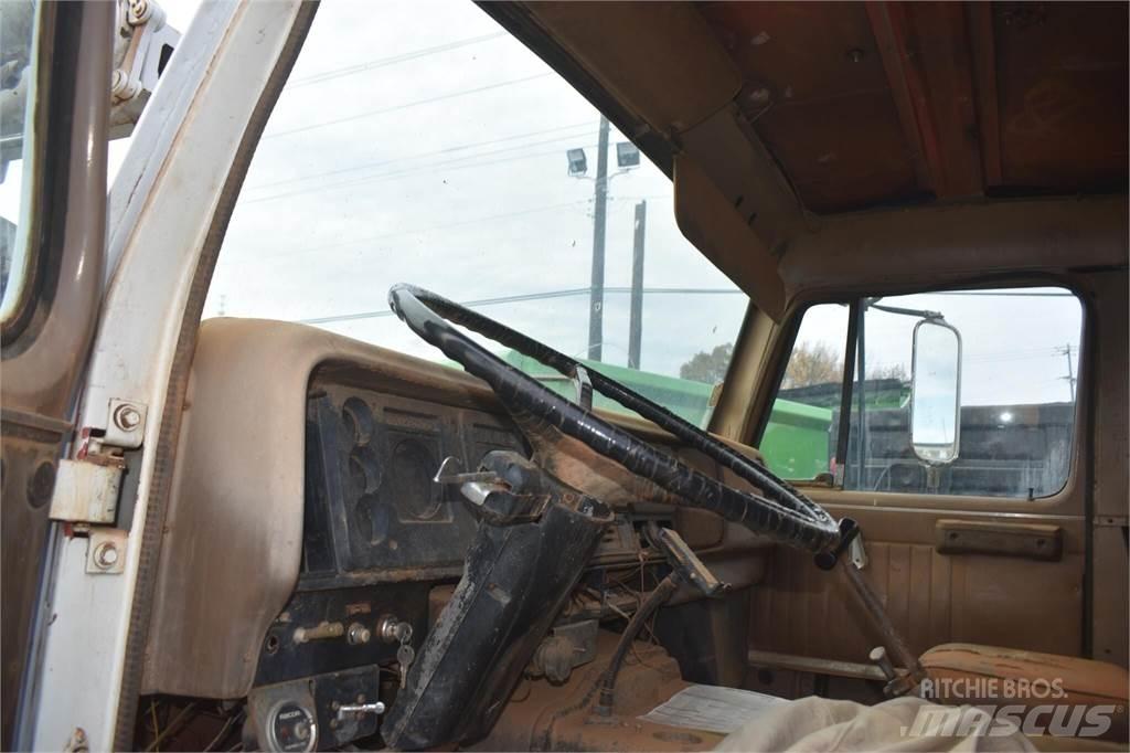 International S2300 Cisternové vozy