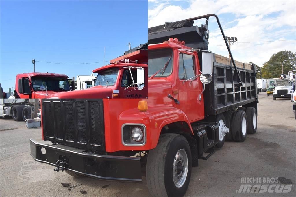 International S2600 Sklápěče