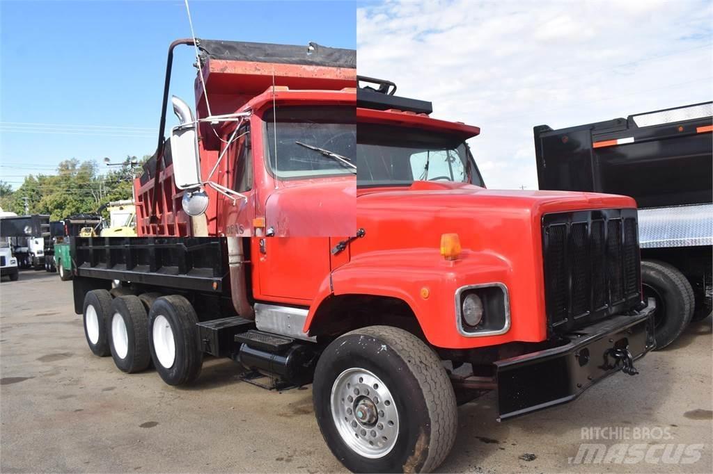 International S2600 Sklápěče