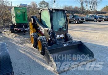 JCB 215 Smykem řízené nakladače