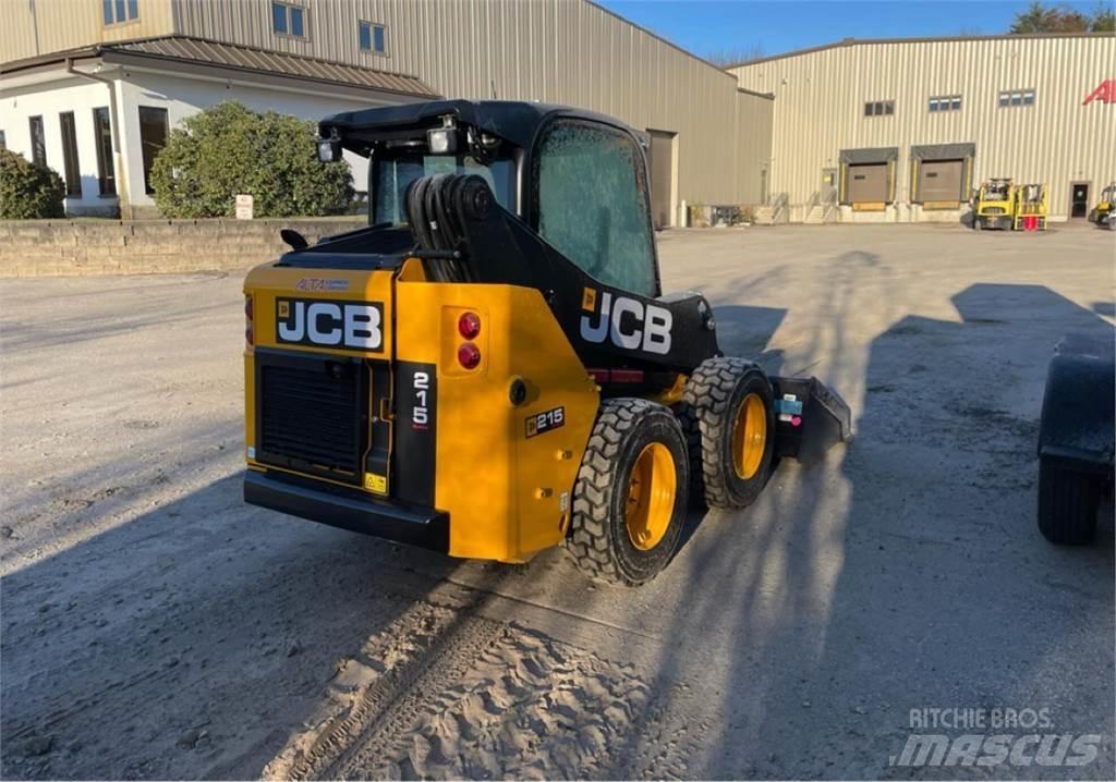 JCB 215 Smykem řízené nakladače