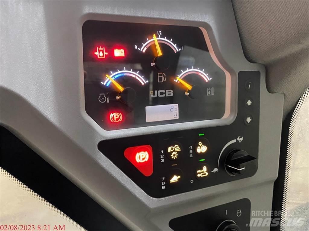 JCB 300T Smykem řízené nakladače