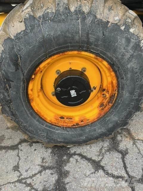 JCB 3CX Rýpadlo-nakladače