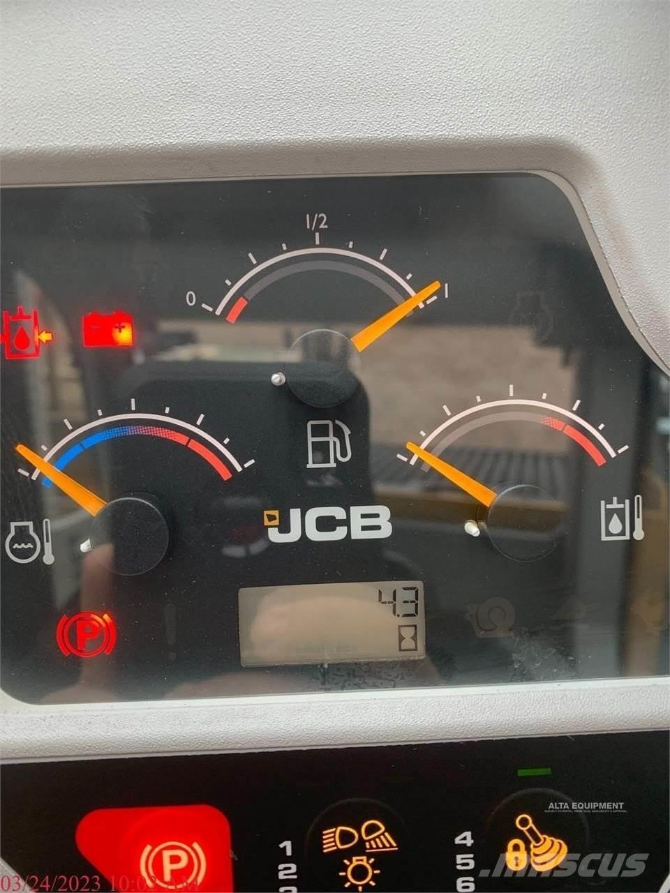 JCB 3TS-8T Smykem řízené nakladače