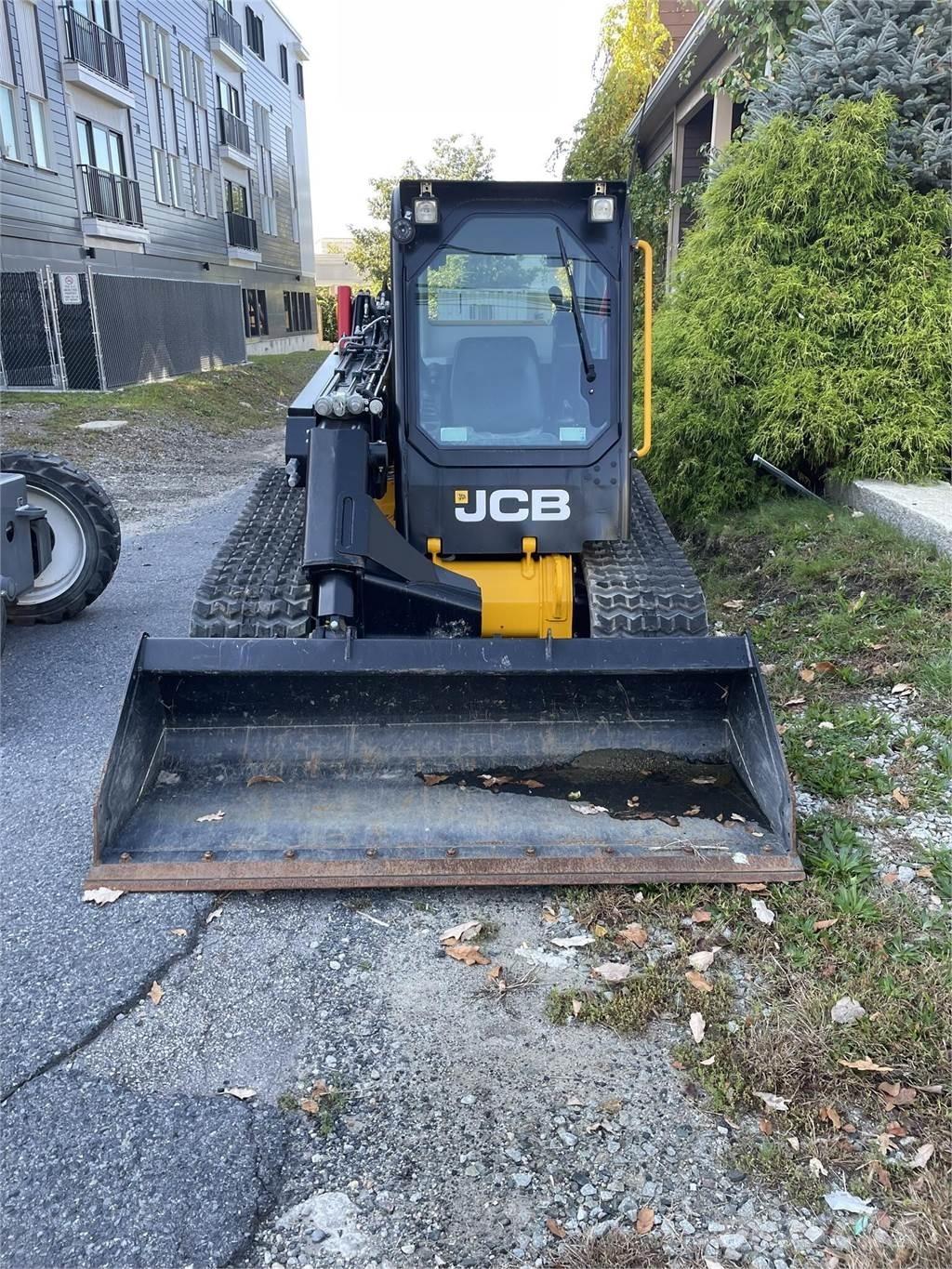 JCB 3TS-8T Smykem řízené nakladače