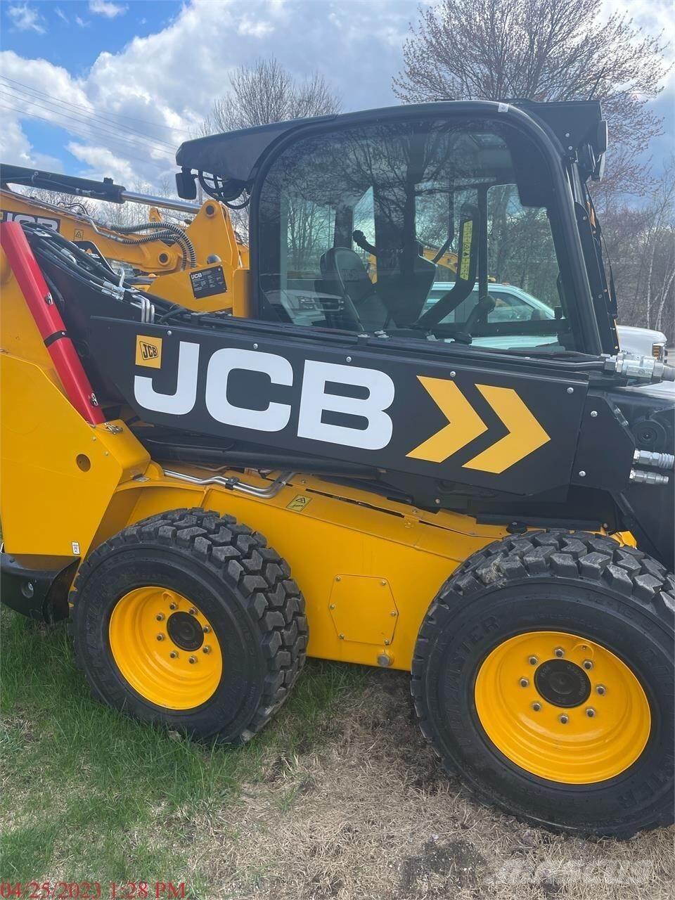 JCB 3TS-8W Smykem řízené nakladače