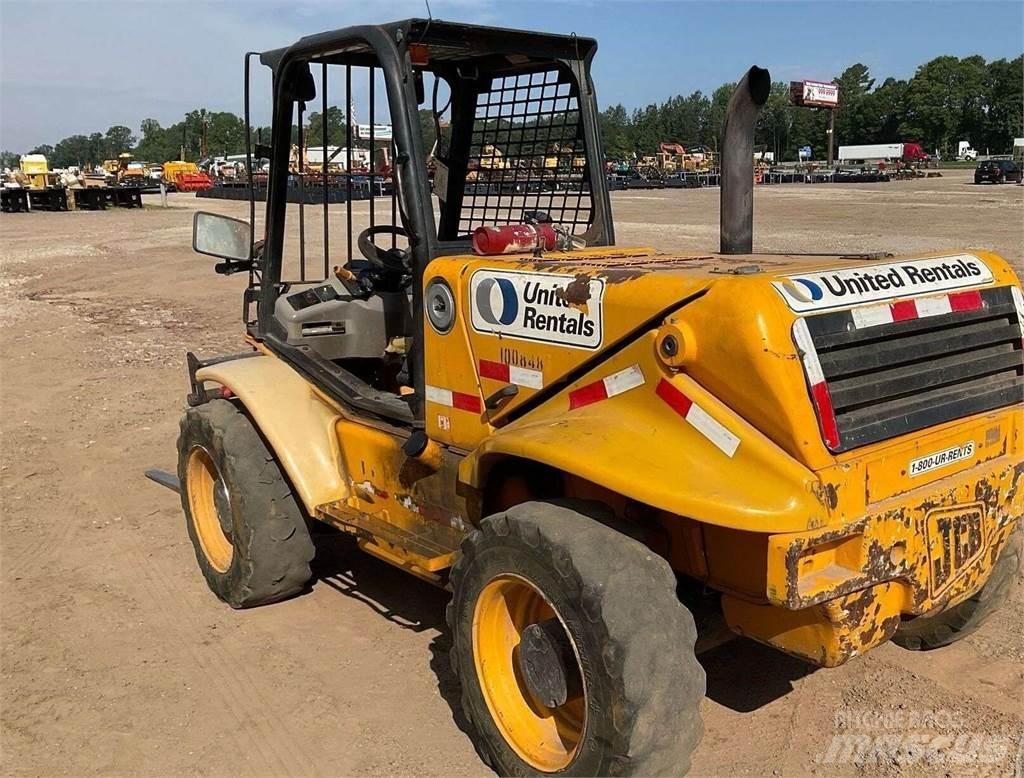 JCB 520 Teleskopické manipulátory