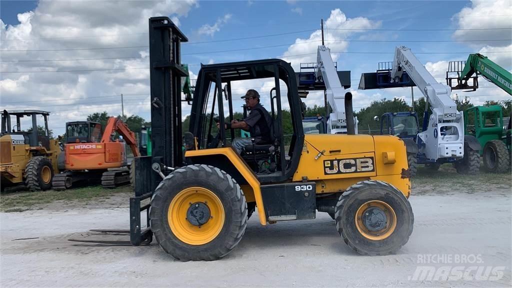 JCB 930 Terénní vysokozdvižné vozíky