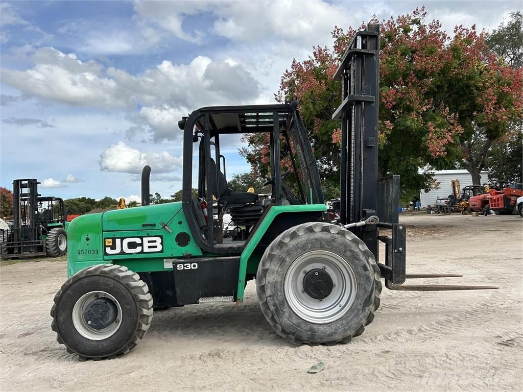 JCB 930 Terénní vysokozdvižné vozíky